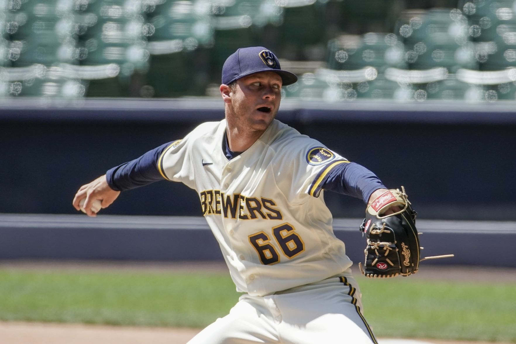 Brewers pitcher Zack Brown
